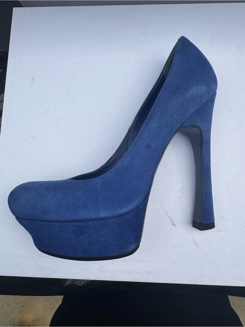 Saint Laurent Cobalt Suede Pointed-Toe Pumps - Picture 6 of 7